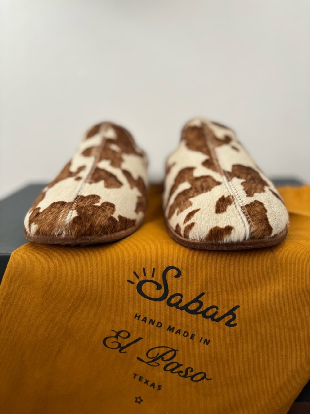 Sabah Cowhide Slip-On Mules in Brown and Cream. Size 42.